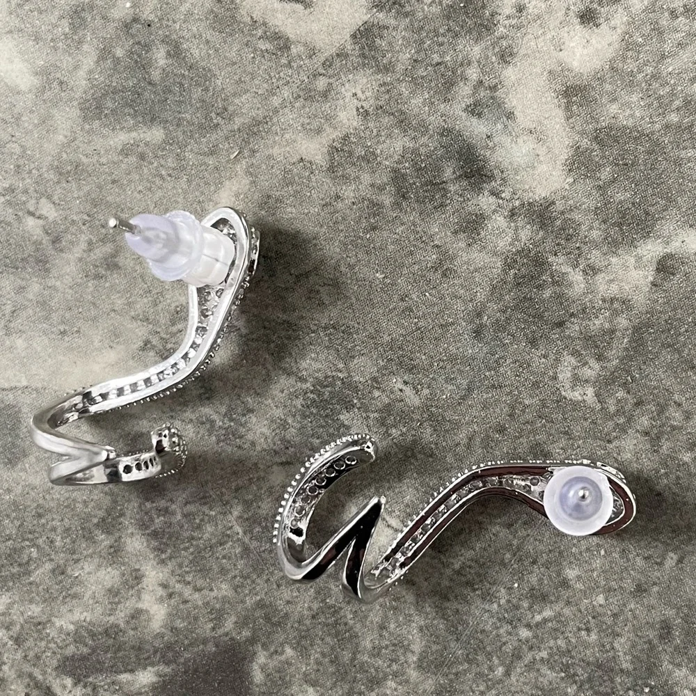 Silver Diamond Snake Ear Cuff Stud Earrings Emerald Eyes - Picture 5 of 10